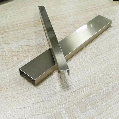 अच्छा दाम टाइल विभाजन के लिए ग्रेड 304 316एल 201 गोल्ड सिल्वर रोज़ गोल्ड रंग यू आकार स्टेनलेस स्टील ट्रिम स्ट्रिप ऑनलाइन