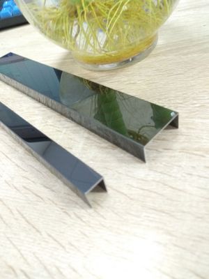 अच्छा दाम 3000 मिमी मोटाई स्टेनलेस स्टील ट्रिम स्ट्रिप्स एज प्रोटेक्टर संगमरमर टाइल ट्रिम ऑनलाइन