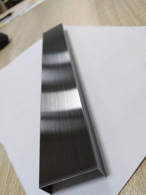 अच्छा दाम सोना यू आकार स्टेनलेस स्टील ट्रेड ट्रिम अपोल्स्टर प्राचीन 1.2 मिमी मोटाई ऑनलाइन