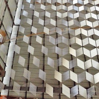 अच्छा दाम धातु घर स्टील फ्रेम स्टेनलेस स्टील टेबल कुर्सी लिविंग रूम व्यवस्था ऑनलाइन