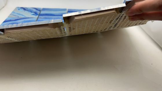 अच्छा दाम एल्यूमीनियम मोज़ेक टाइल 8K दर्पण शीट 300mm x 300mm पीवीडी कोटिंग ऑनलाइन