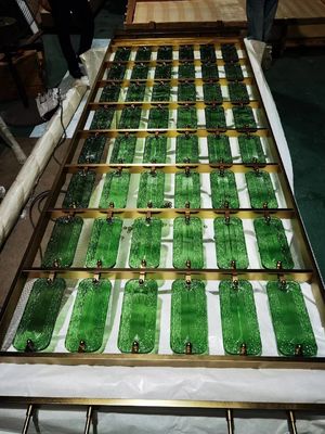 अच्छा दाम स्वर्ण रंग में आंतरिक सजावट के लिए मोरू ग्लास के साथ कस्टम आकार स्टेनलेस स्टील स्क्रीन विभाजन ऑनलाइन