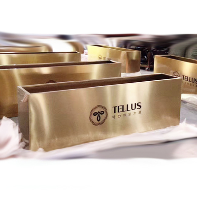 फ़ोशान MXL गोल्ड सिल्वर कलर 304 आउटडोर स्टेनलेस स्टील प्लांटर्स शहरी सड़क परियोजना के लिए