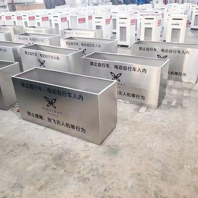 अच्छा दाम शहरी शहर परियोजना के लिए ग्रीन आउटडोर 316L स्टेनलेस स्टील एल्यूमीनियम प्लांटर्स ऑनलाइन